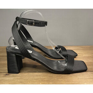 Steve Madden Women's Lavnish Heeled Sandal Size 10 Black Block Heel Buckle